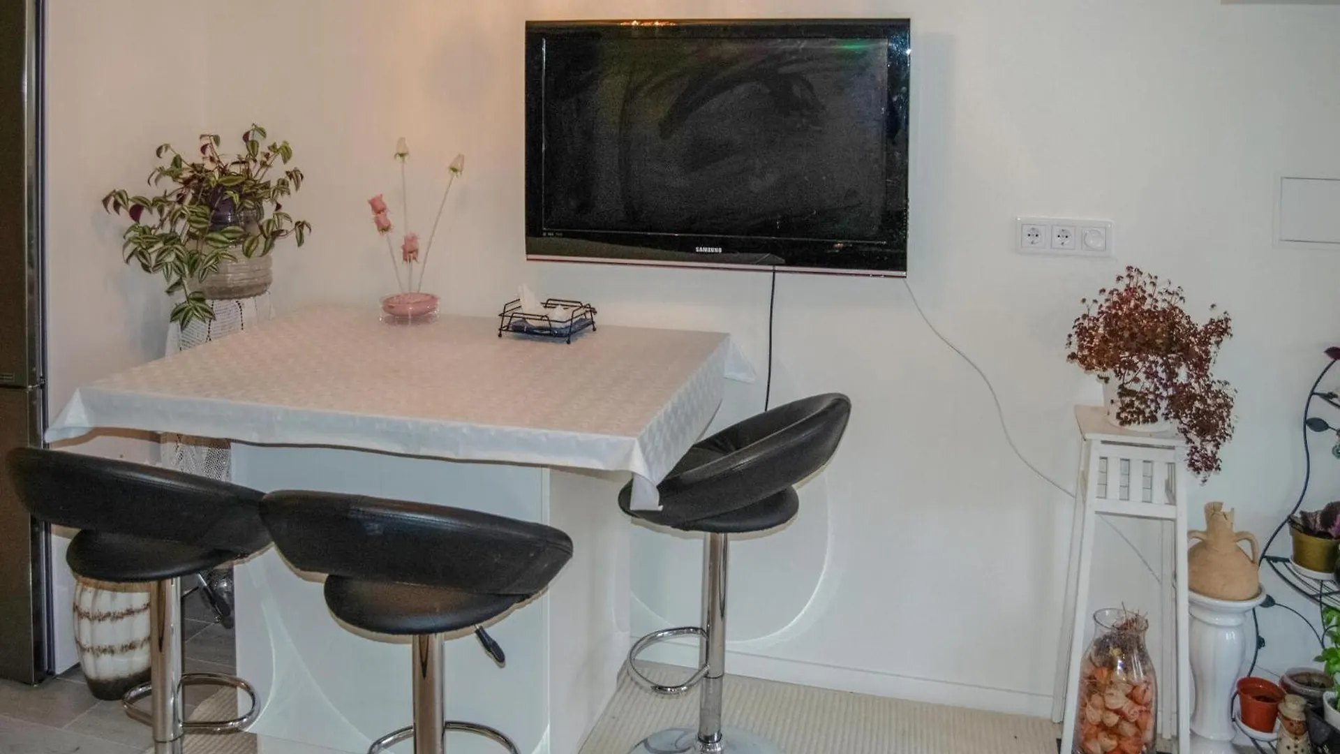 Tatil Evi 2 Bedroom Cozy Home In Skaerholmen Stokholm